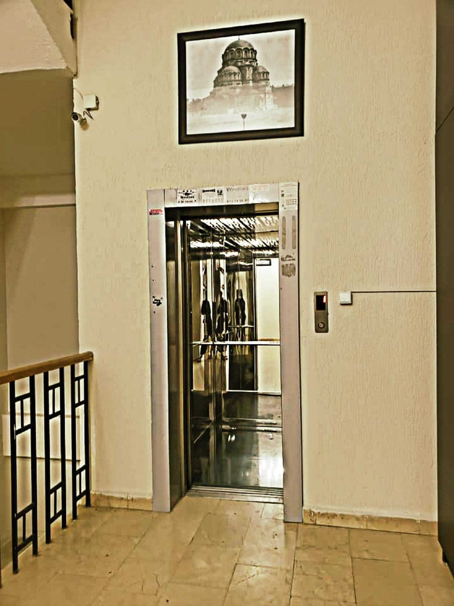 Cozy Apartment In The City Center Mtatsminda Tbilisi Esterno foto