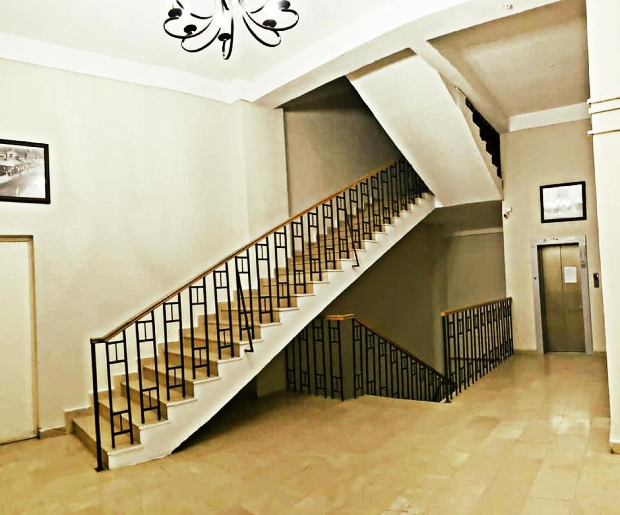Cozy Apartment In The City Center Mtatsminda Tbilisi Esterno foto