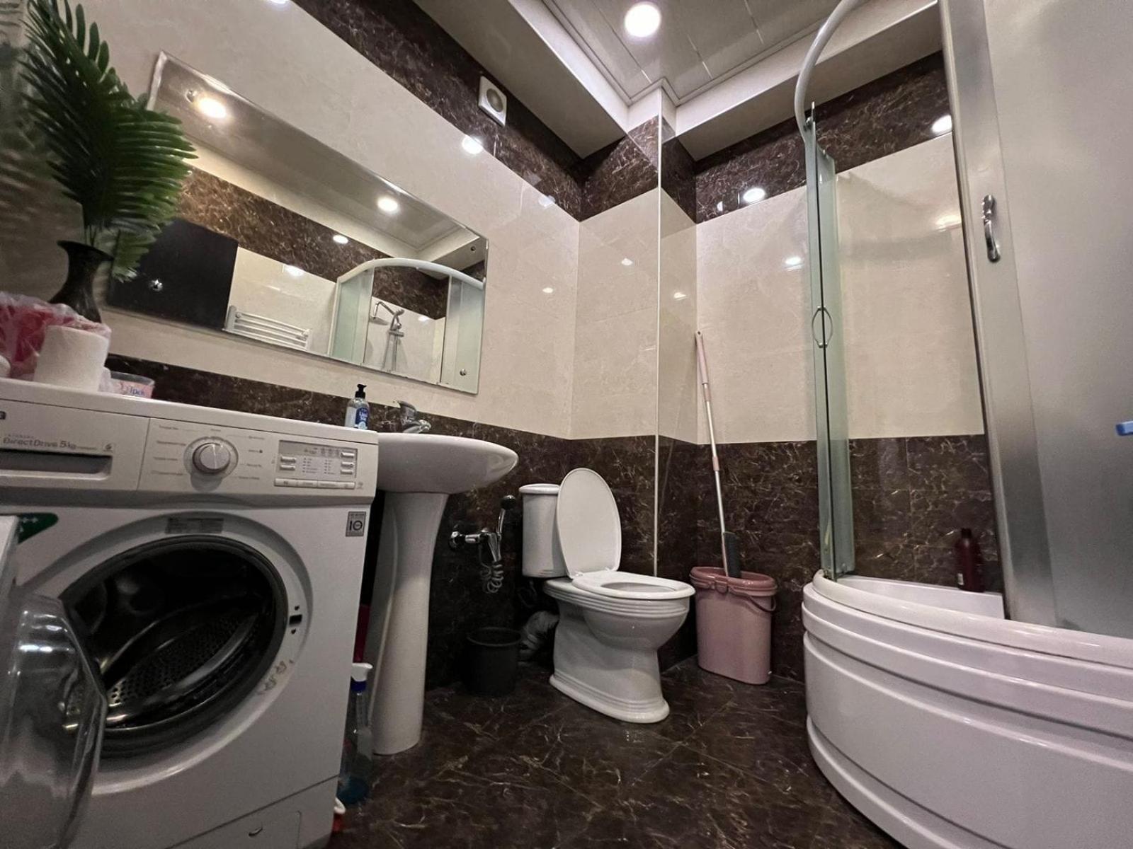 Cozy Apartment In The City Center Mtatsminda Tbilisi Esterno foto