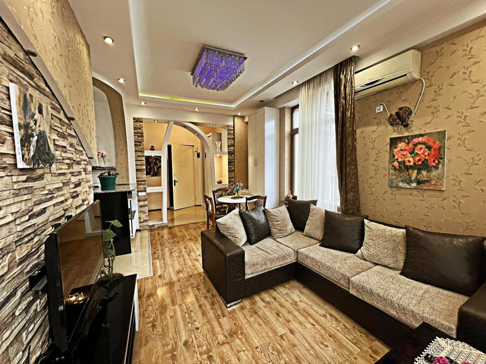Cozy Apartment In The City Center Mtatsminda Tbilisi Esterno foto