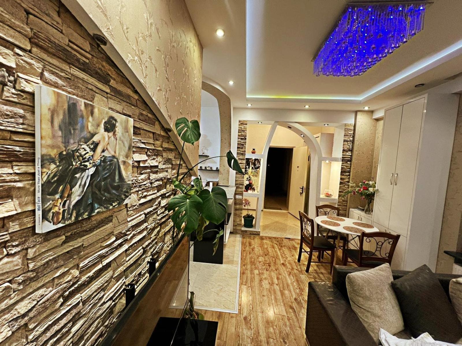Cozy Apartment In The City Center Mtatsminda Tbilisi Esterno foto