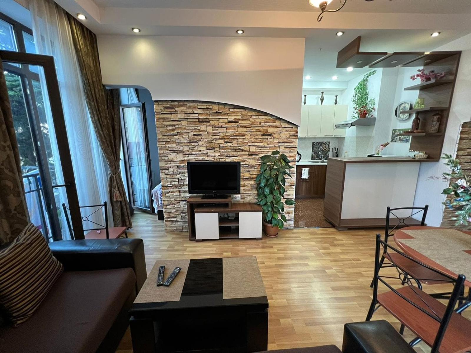 Cozy Apartment In The City Center Mtatsminda Tbilisi Esterno foto