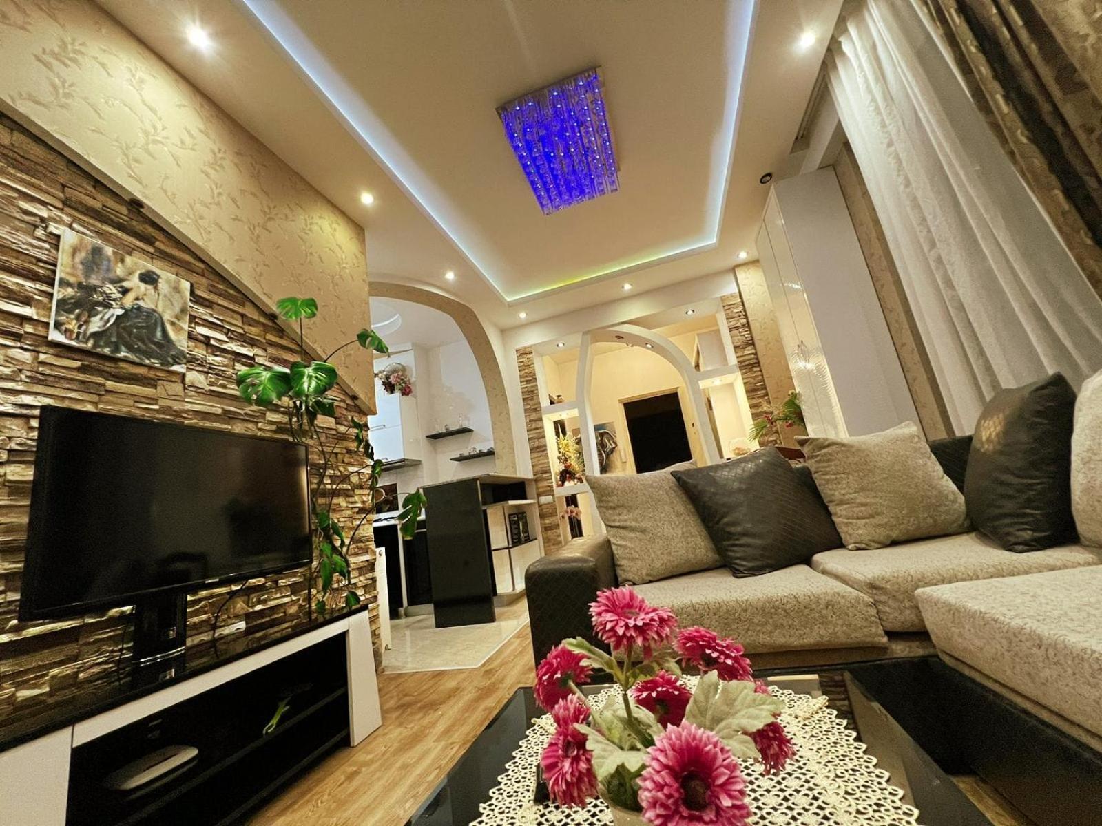 Cozy Apartment In The City Center Mtatsminda Tbilisi Esterno foto