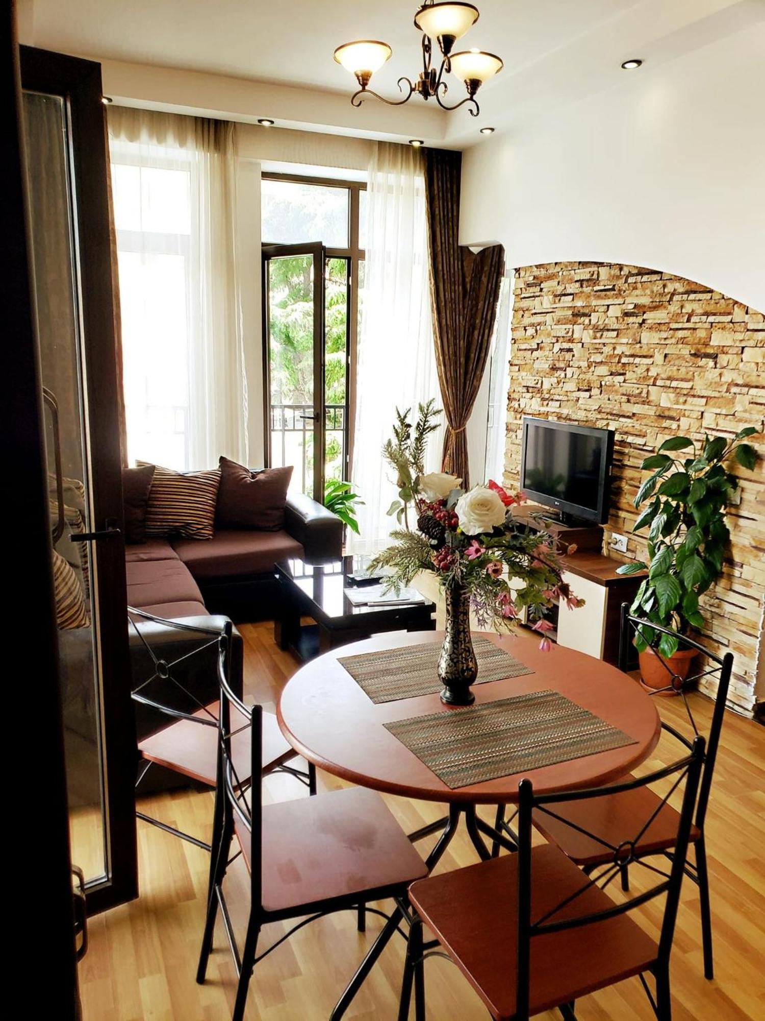 Cozy Apartment In The City Center Mtatsminda Tbilisi Esterno foto