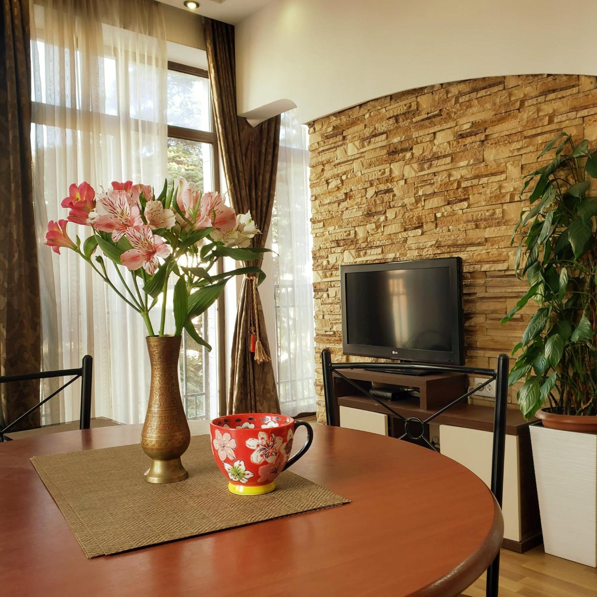Cozy Apartment In The City Center Mtatsminda Tbilisi Esterno foto