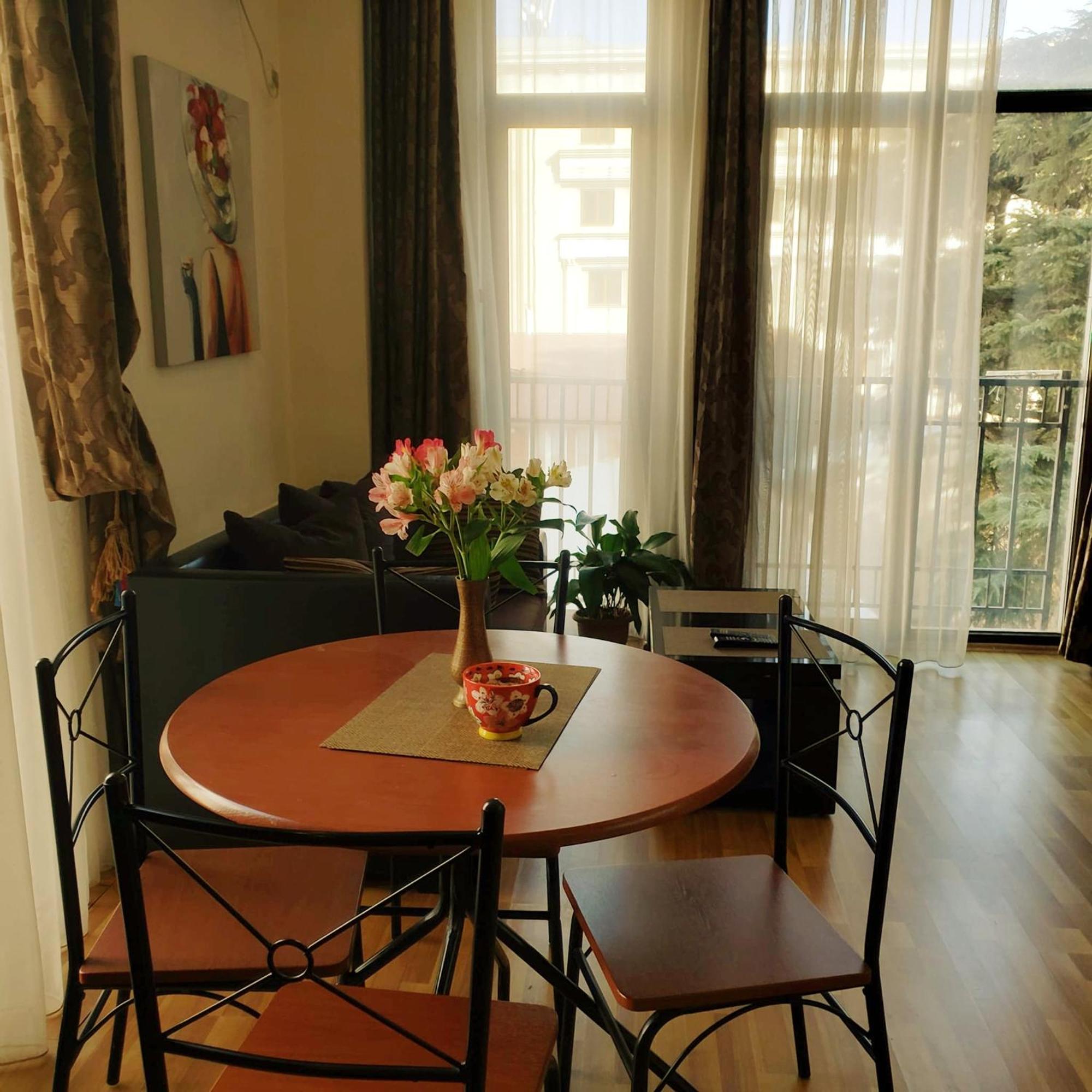 Cozy Apartment In The City Center Mtatsminda Tbilisi Esterno foto