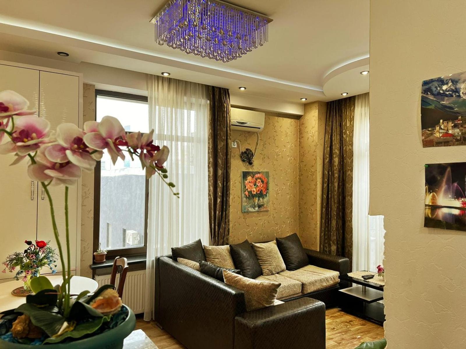 Cozy Apartment In The City Center Mtatsminda Tbilisi Esterno foto
