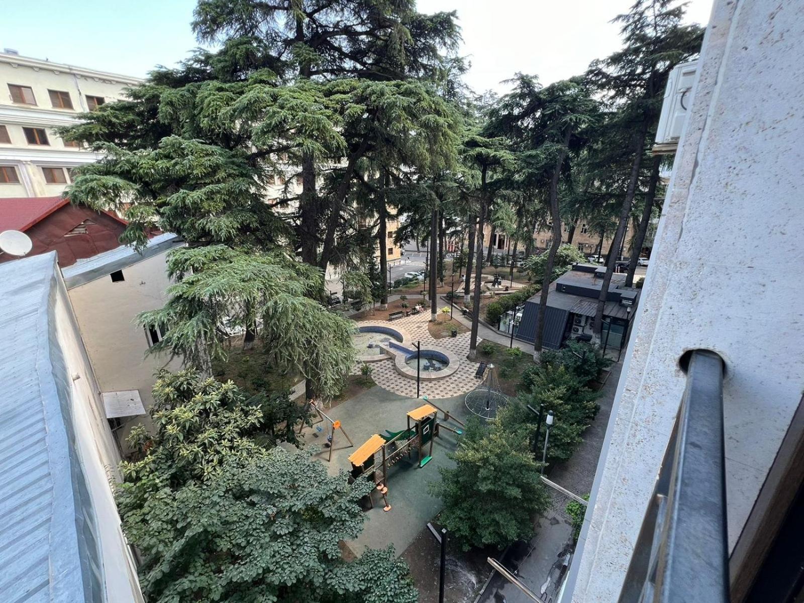 Cozy Apartment In The City Center Mtatsminda Tbilisi Esterno foto