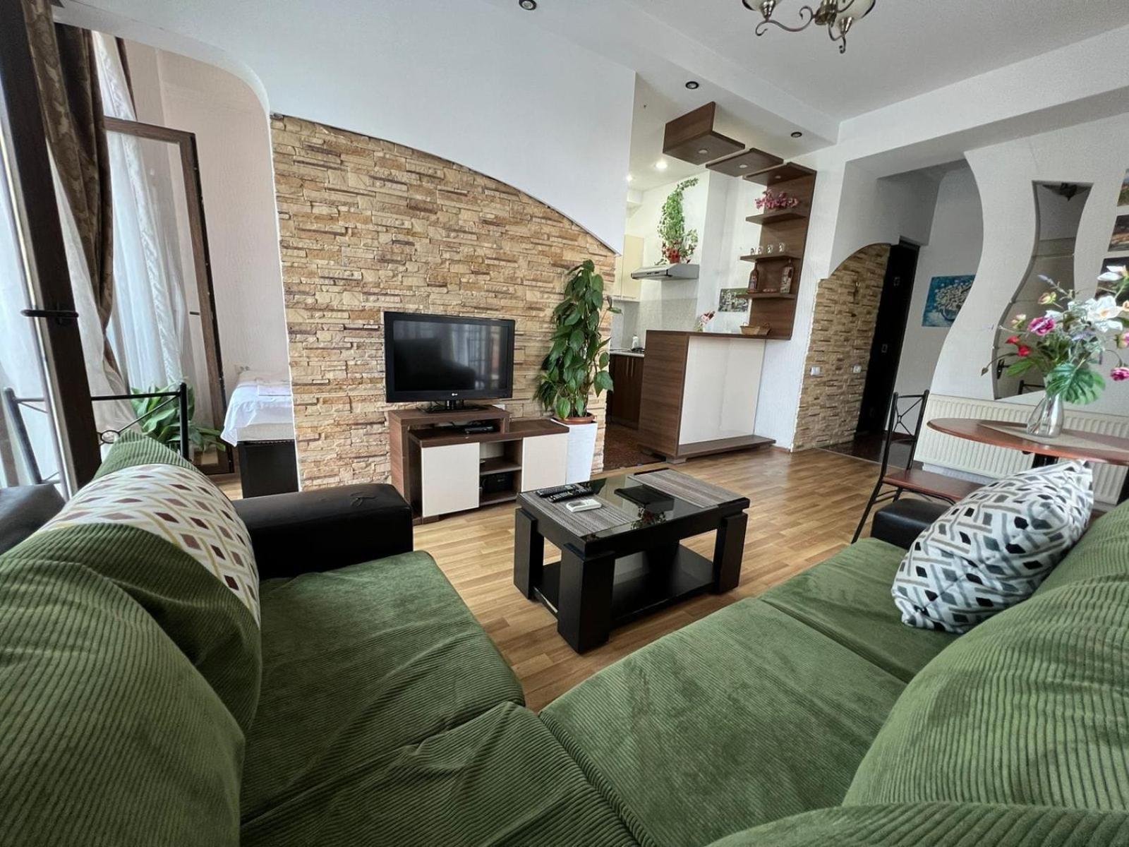 Cozy Apartment In The City Center Mtatsminda Tbilisi Esterno foto