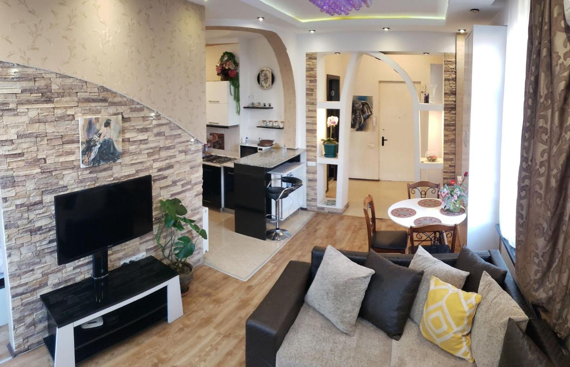 Cozy Apartment In The City Center Mtatsminda Tbilisi Esterno foto