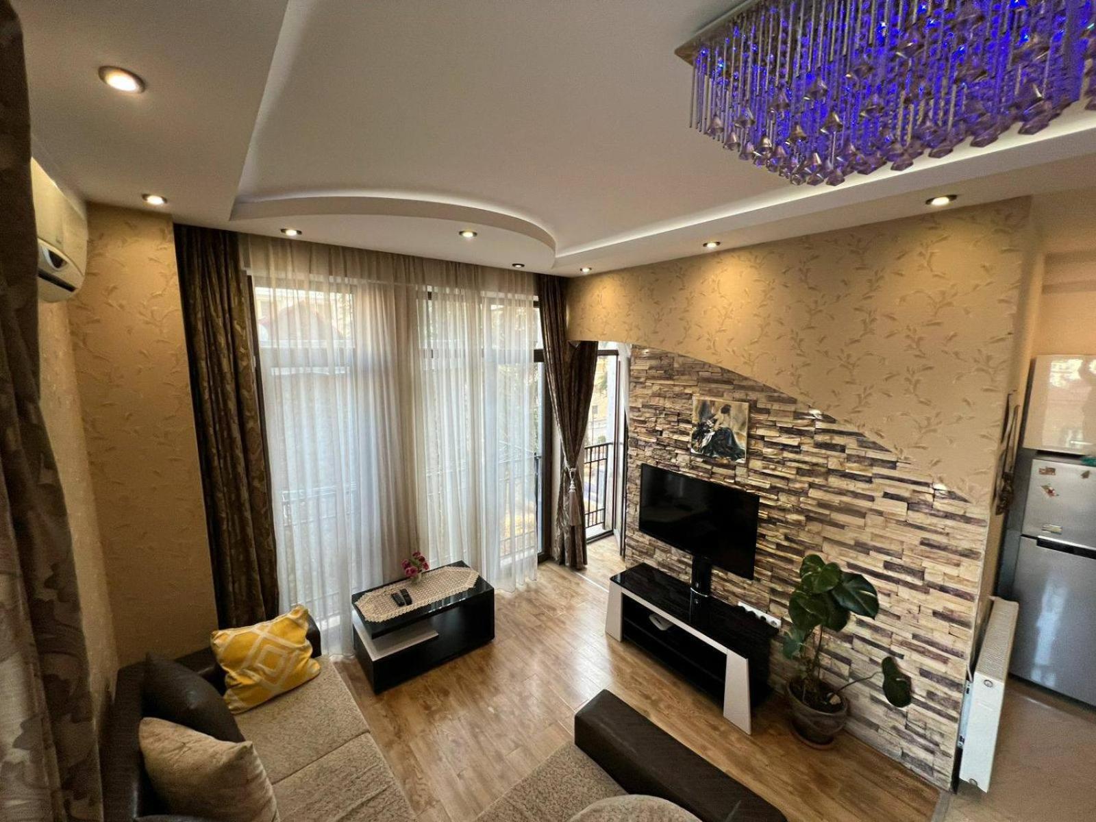Cozy Apartment In The City Center Mtatsminda Tbilisi Esterno foto